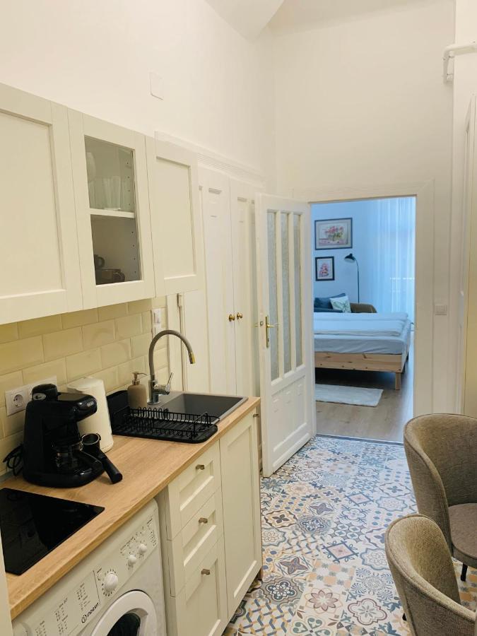 Margaret Boulevard Apartment - With Balcony ブダペスト エクステリア 写真